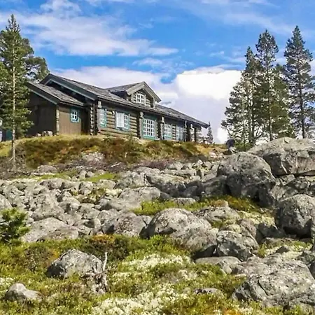 4 Bedroom Stunning In Сasa de vacaciones Rendalen