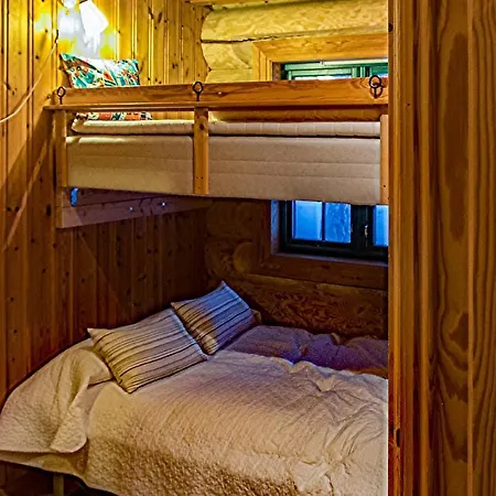 Holiday home 4 Bedroom Stunning In